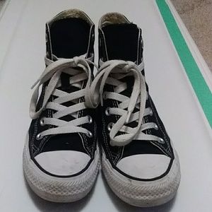 Converse Black and White High Top (Womens 6/Mens4)